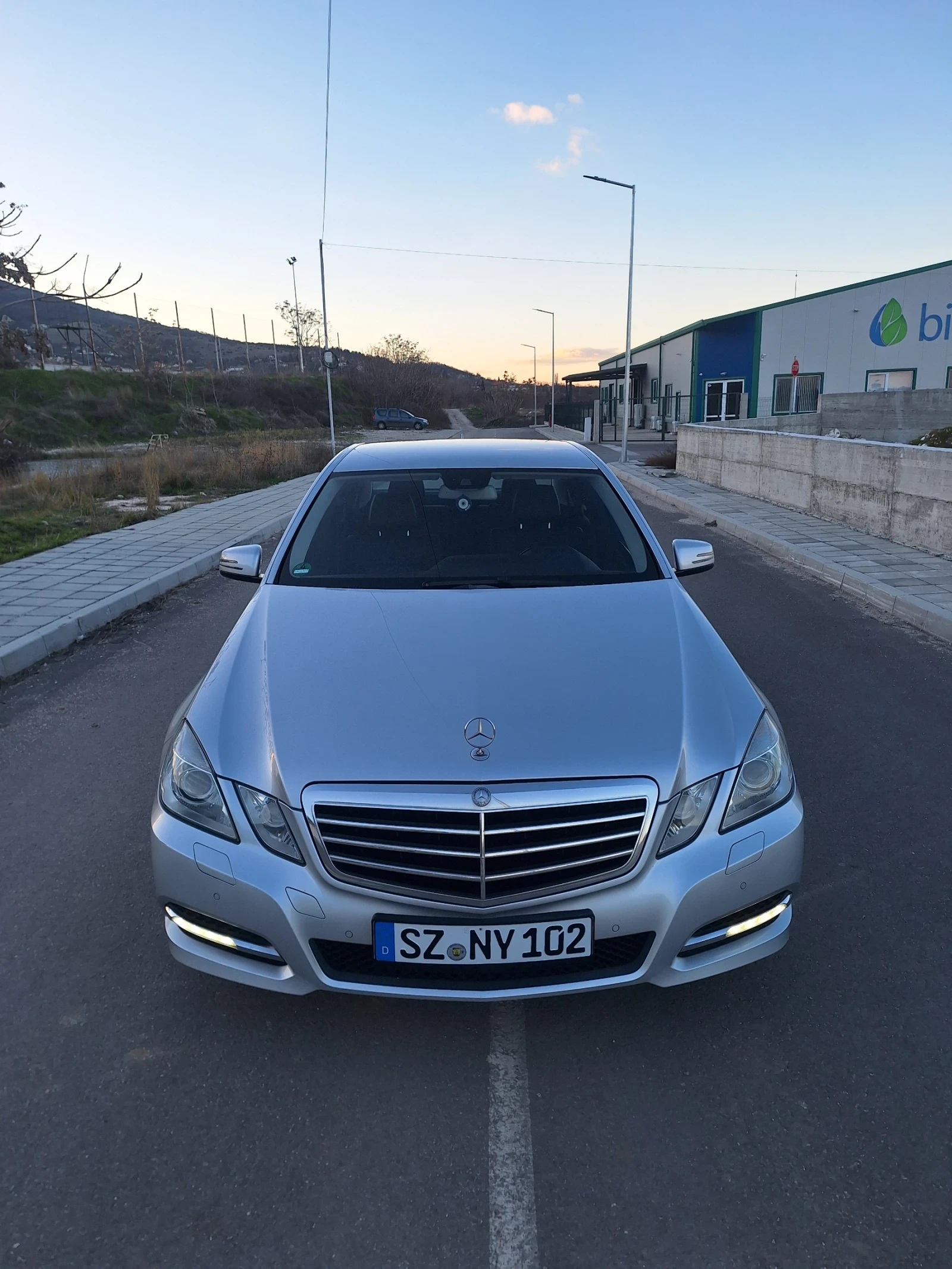 Mercedes-Benz E 220 2.2 CDI Avantgarde 7G  - изображение 2