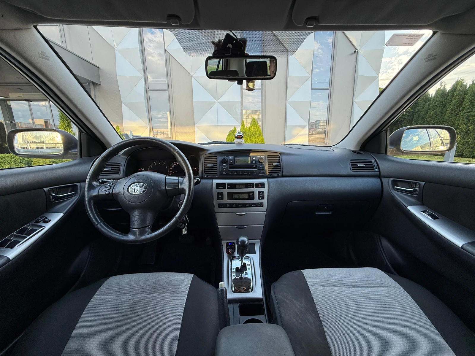 Toyota Corolla 1.4 D4D PARKTRONIC, снимка 7 - Автомобили и джипове - 53841311