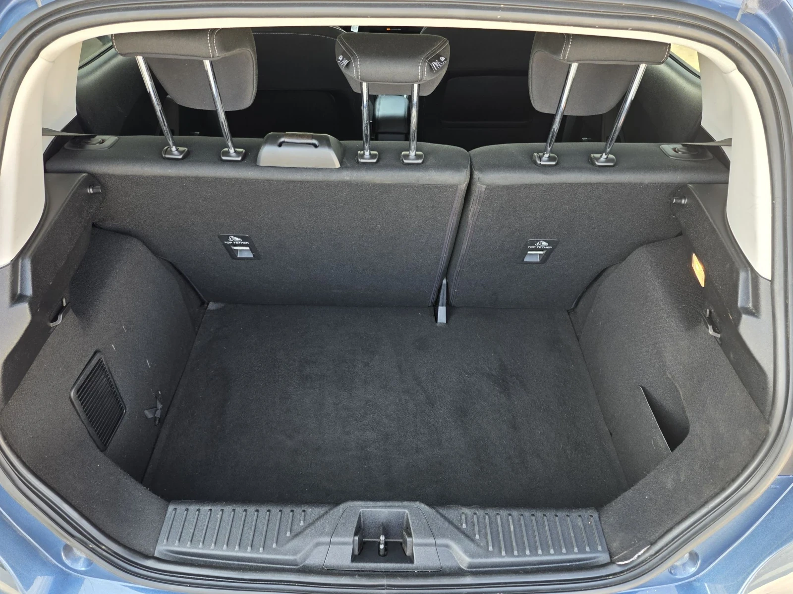 Ford Fiesta SERVICE BOOK FULL LED , снимка 15 - Автомобили и джипове - 53788741