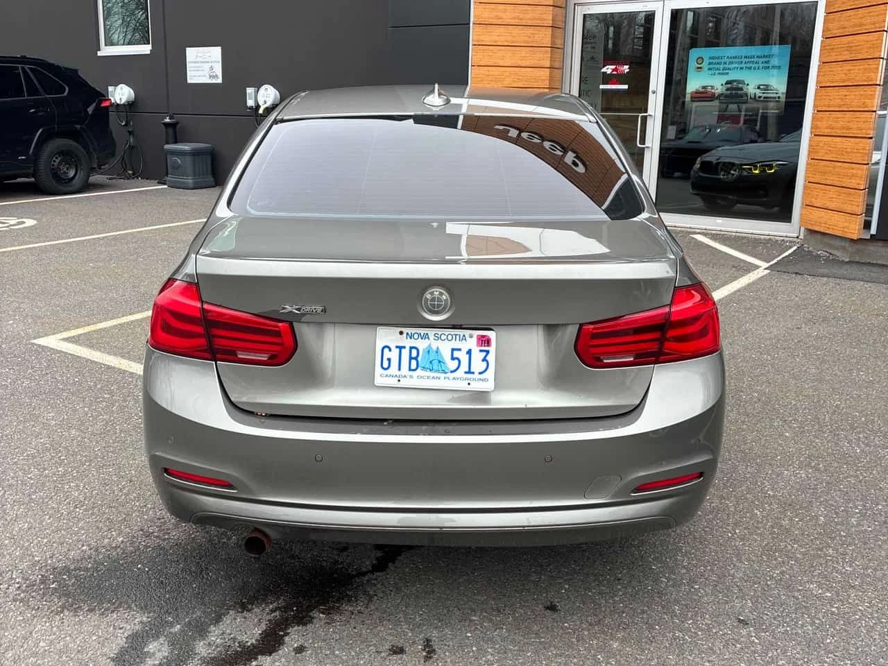 BMW 320 * xDrive * CARFAX * KEYLESS * ПОДГРЕВИ, снимка 4 - Автомобили и джипове - 54070980