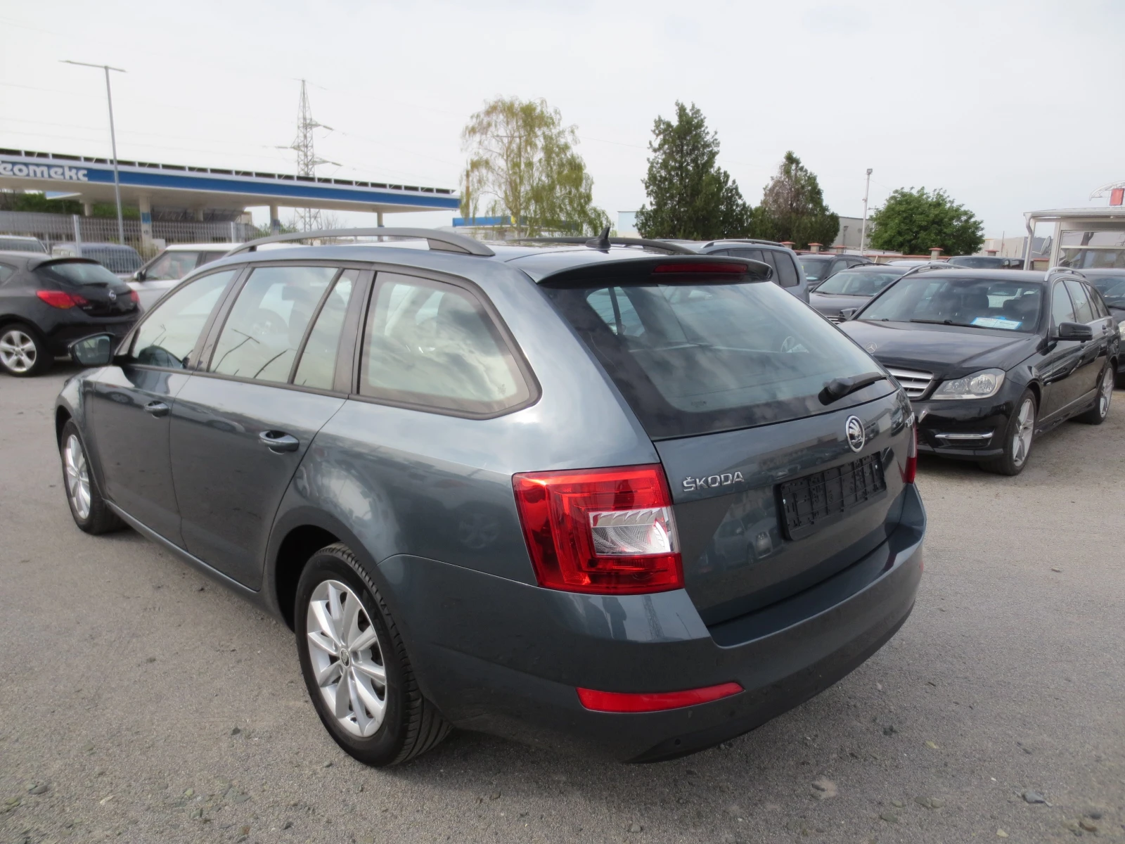 Skoda Octavia 1.6 TDI, снимка 7 - Автомобили и джипове - 54212218