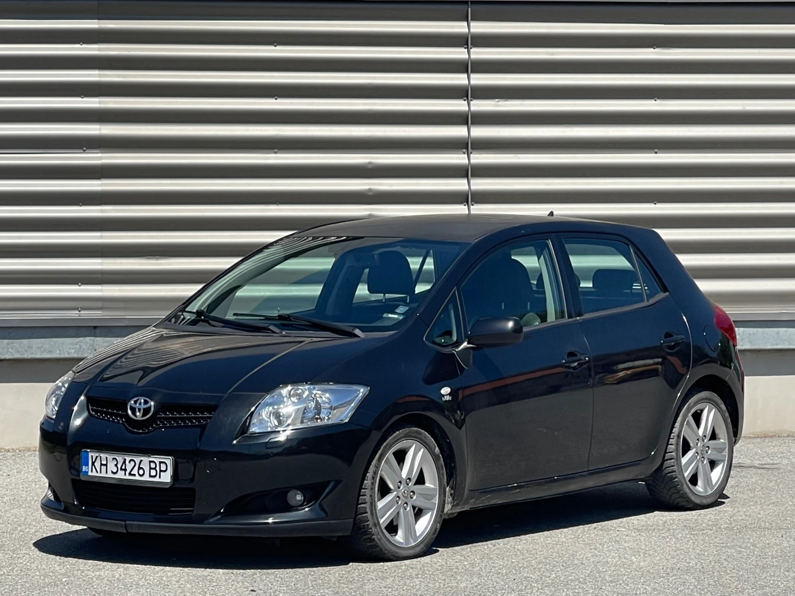 Toyota Auris 2.2 D-4D 2007 Г. РЕГИСТРИРАН ОБСЛУЖЕН , снимка 3 - Автомобили и джипове - 54332070