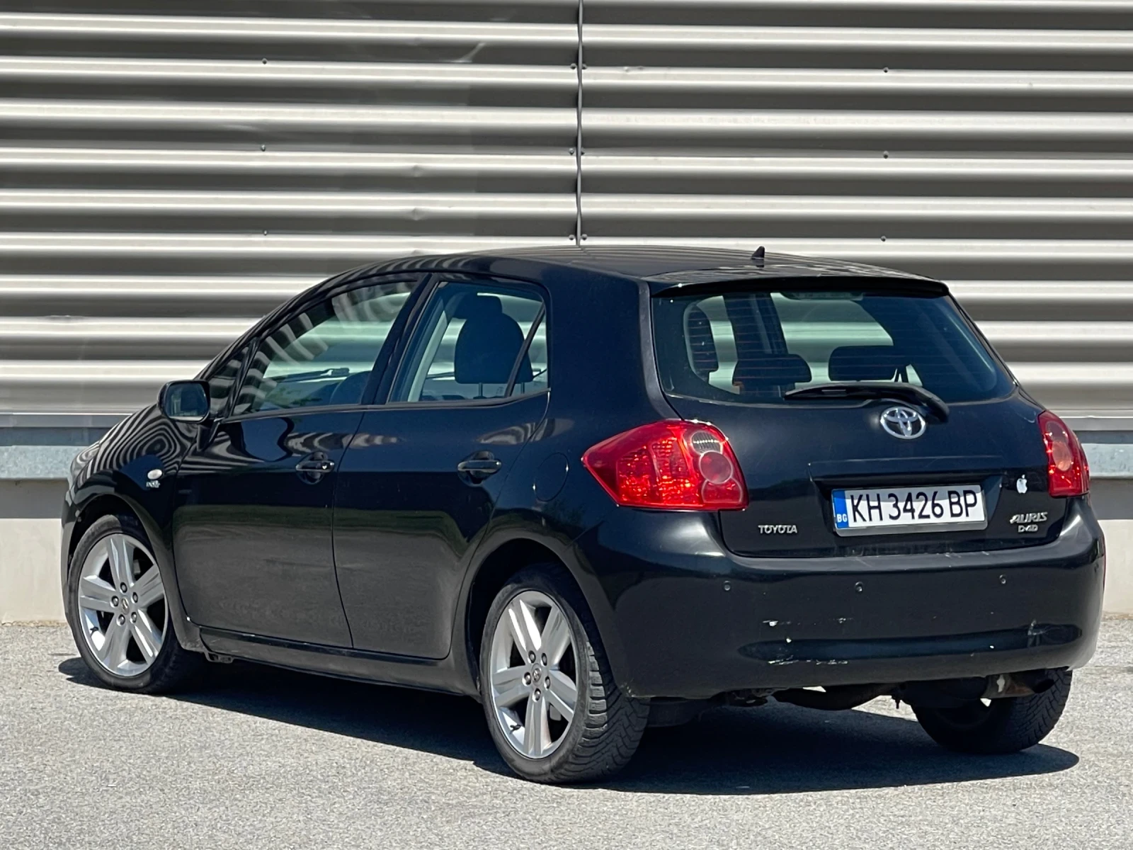 Toyota Auris 2.2 D-4D 2007 Г. РЕГИСТРИРАН ОБСЛУЖЕН , снимка 4 - Автомобили и джипове - 54332070