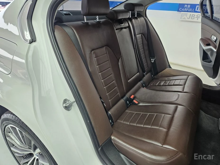 BMW 320, снимка 10 - Автомобили и джипове - 54348032