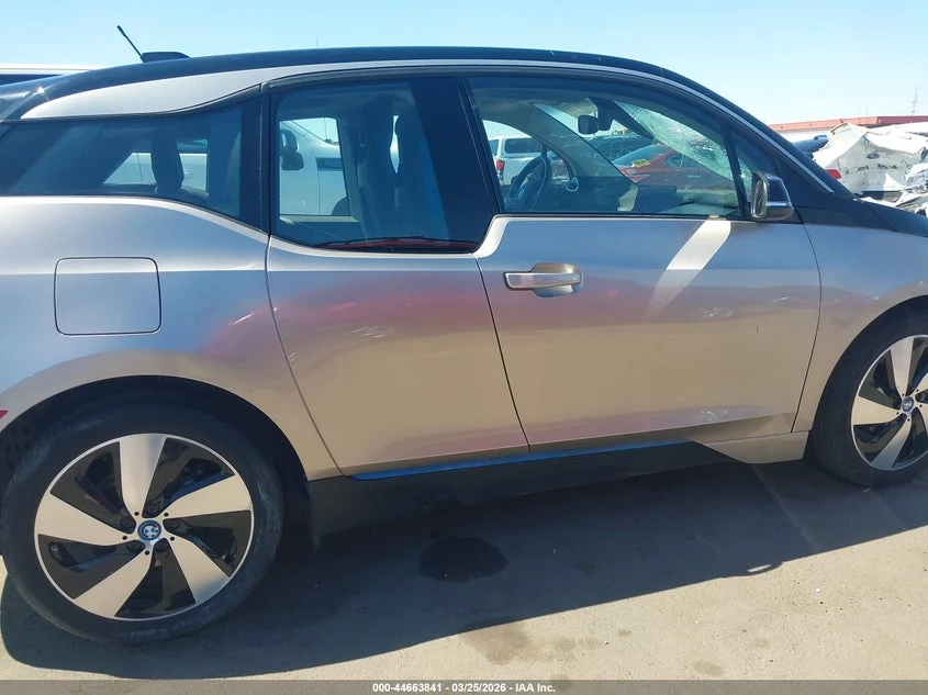BMW i3 120Ah, снимка 13 - Автомобили и джипове - 54378655