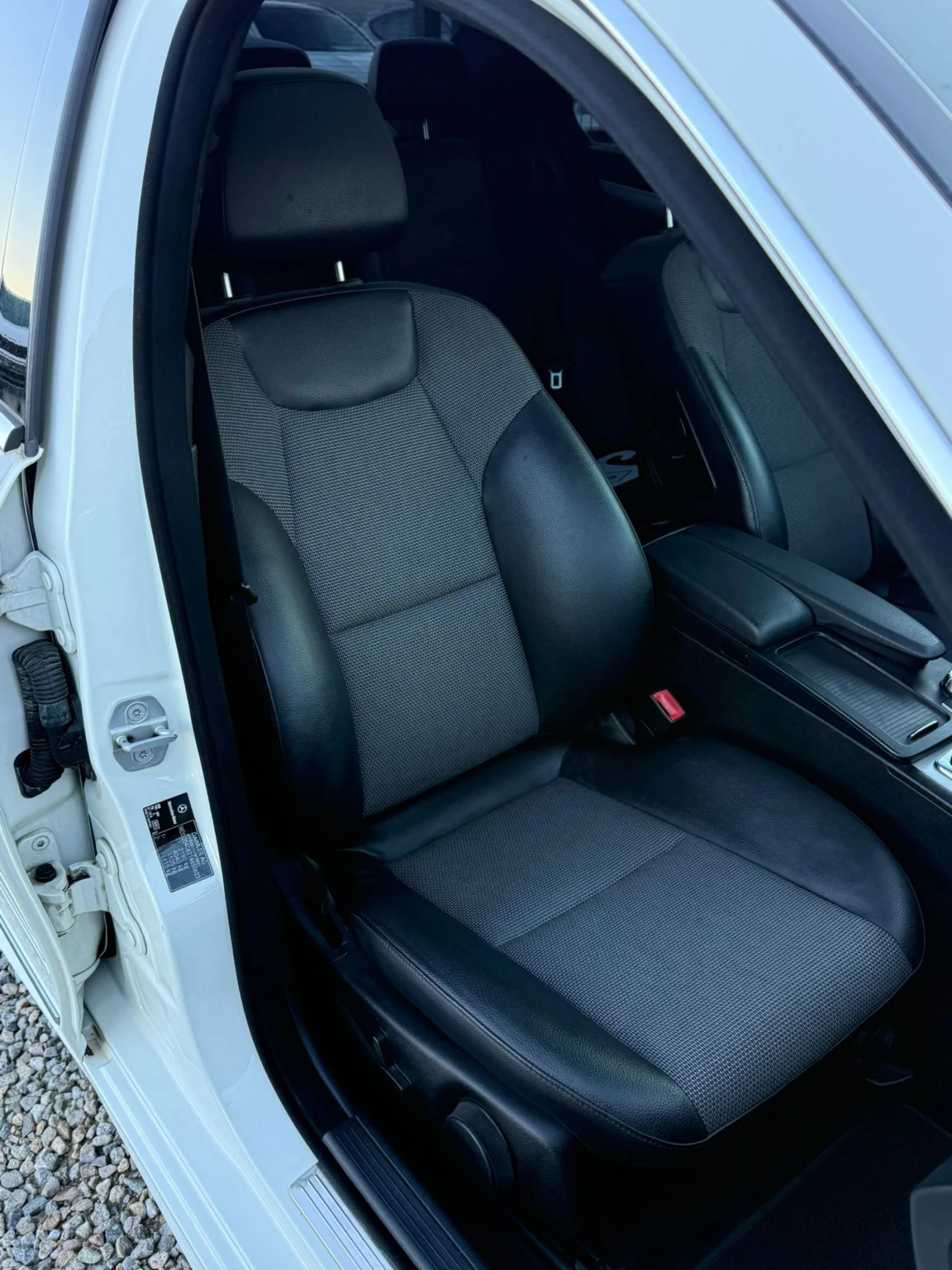 Mercedes-Benz C 250 2.2 CDI 204 k.c. 4 Matic AMG Панорама, снимка 12 - Автомобили и джипове - 54390391