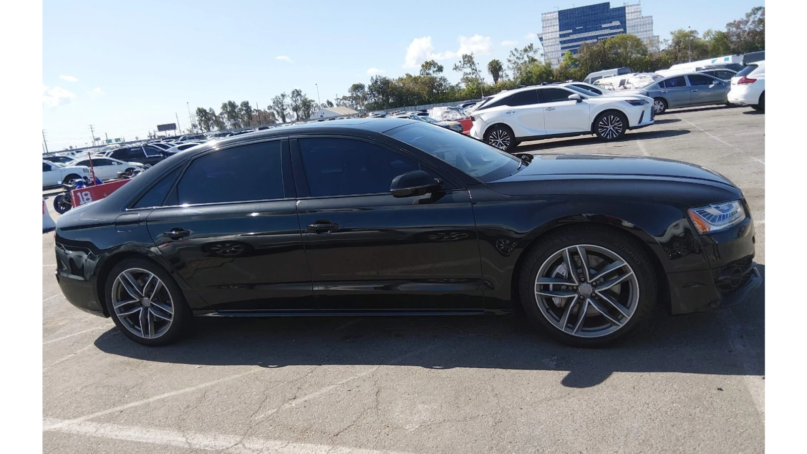 Audi A8 L 4.0T SPORT, снимка 9 - Автомобили и джипове - 54413587