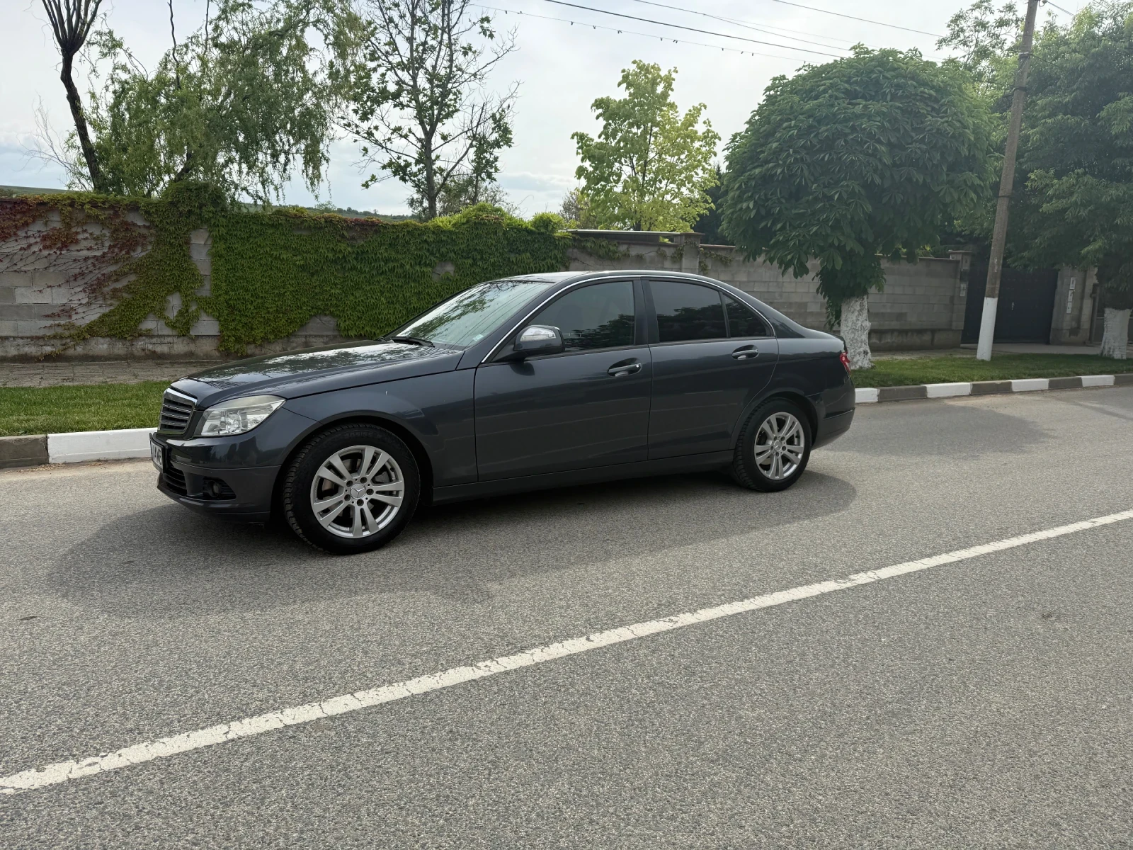 Mercedes-Benz C 180, снимка 2 - Автомобили и джипове - 54664480