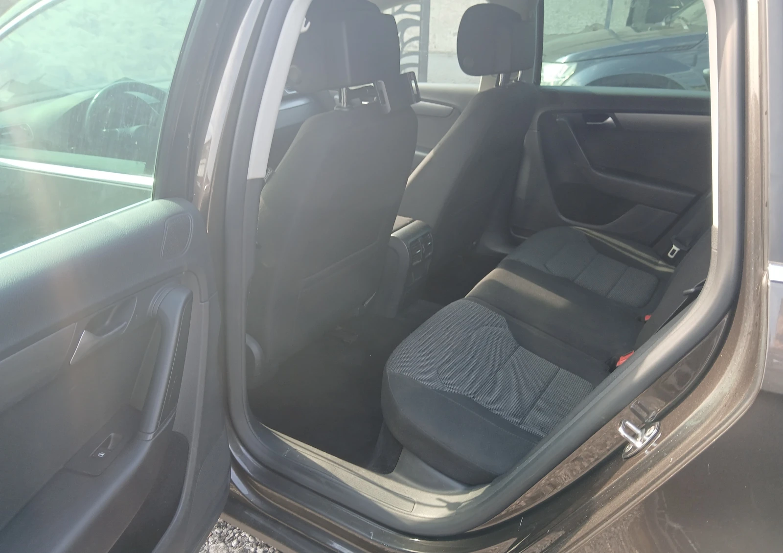 VW Passat 2.0Tdi, снимка 6 - Автомобили и джипове - 55140190