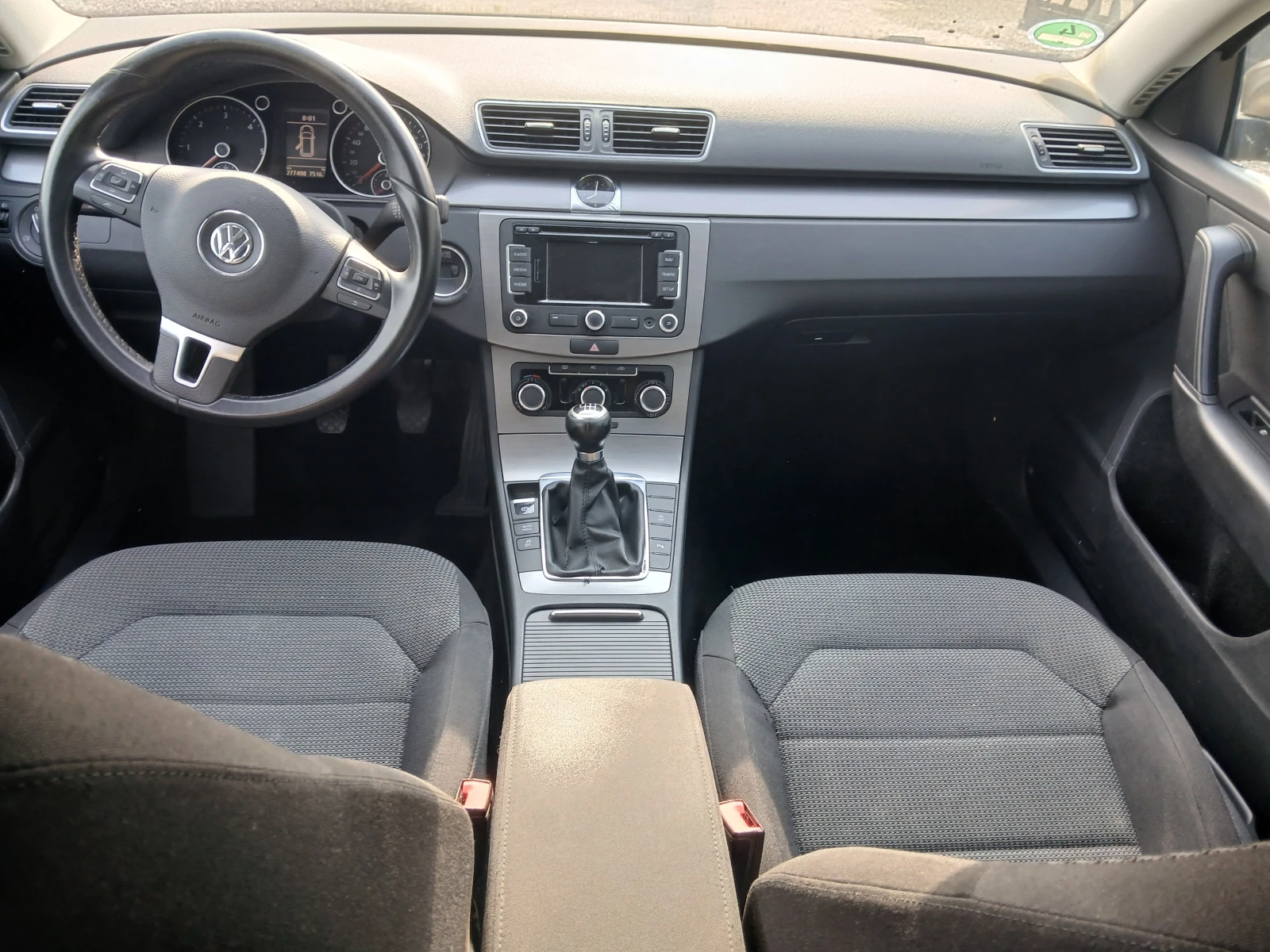 VW Passat 2.0Tdi, снимка 10 - Автомобили и джипове - 55140190