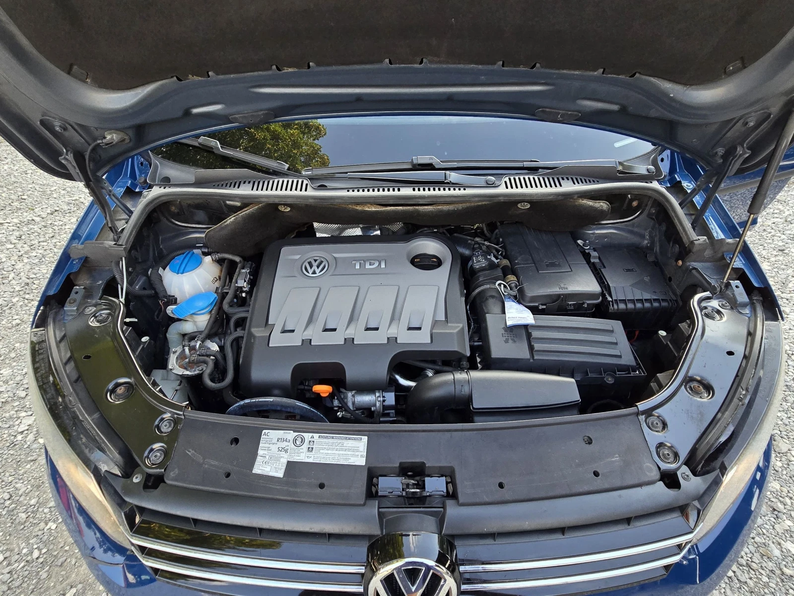 VW Touran 1.6 TDI, снимка 17 - Автомобили и джипове - 55320231