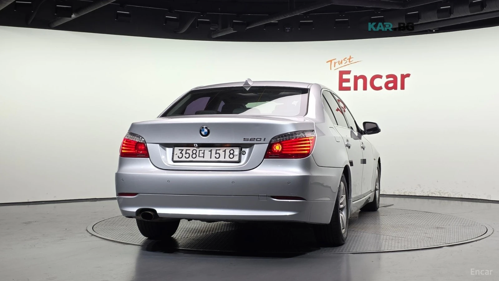 BMW 520 E60* КОЖА* ПОДГРЕВ* НАВИ* ПАНО, снимка 4 - Автомобили и джипове - 55905511