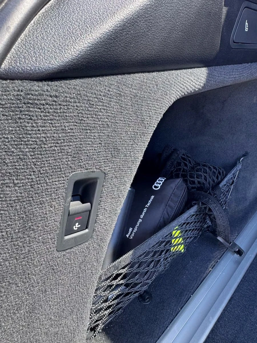 Audi Rs6 PERFORMANCE / CERAMIC / BLACK OPTIC / MATRIX/ PANO, снимка 17 - Автомобили и джипове - 56016544