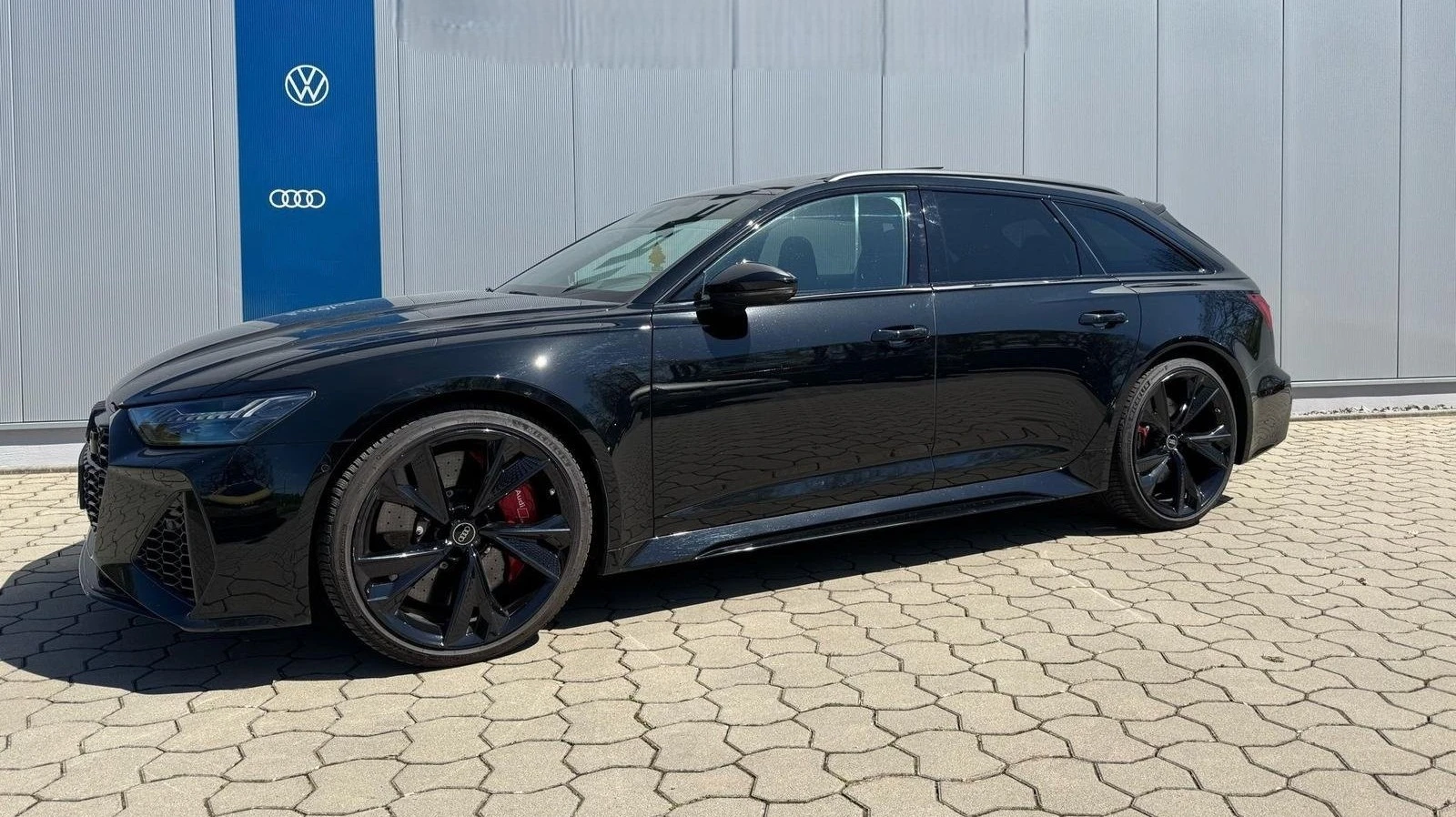 Audi Rs6 PERFORMANCE / CERAMIC / BLACK OPTIC / MATRIX/ PANO, снимка 3 - Автомобили и джипове - 56016544