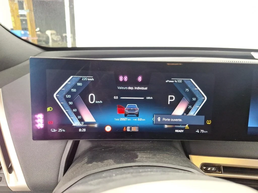 BMW iX XDRIVE40 77KW 97% SOH NAVI 360 CAM, снимка 11 - Автомобили и джипове - 56115029