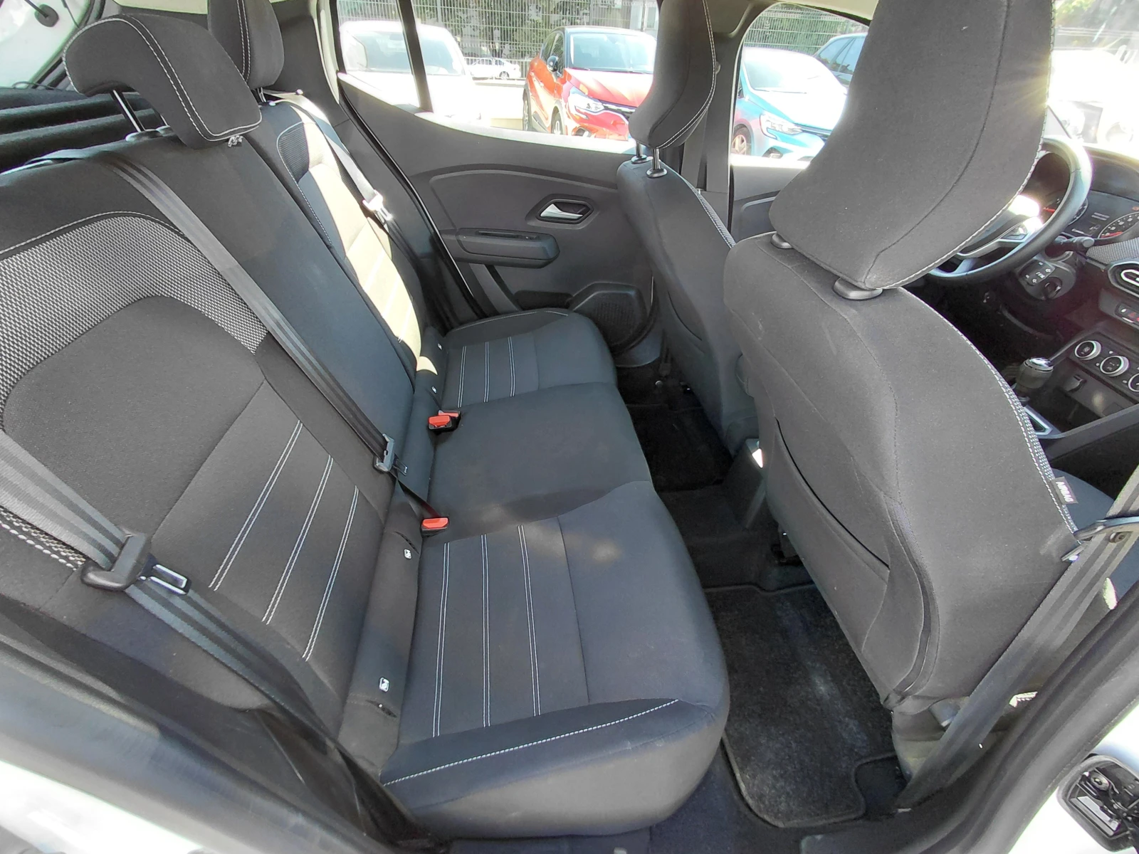 Dacia Sandero Expression / 100к.с/Газ/Бензин, снимка 14 - Автомобили и джипове - 56125553