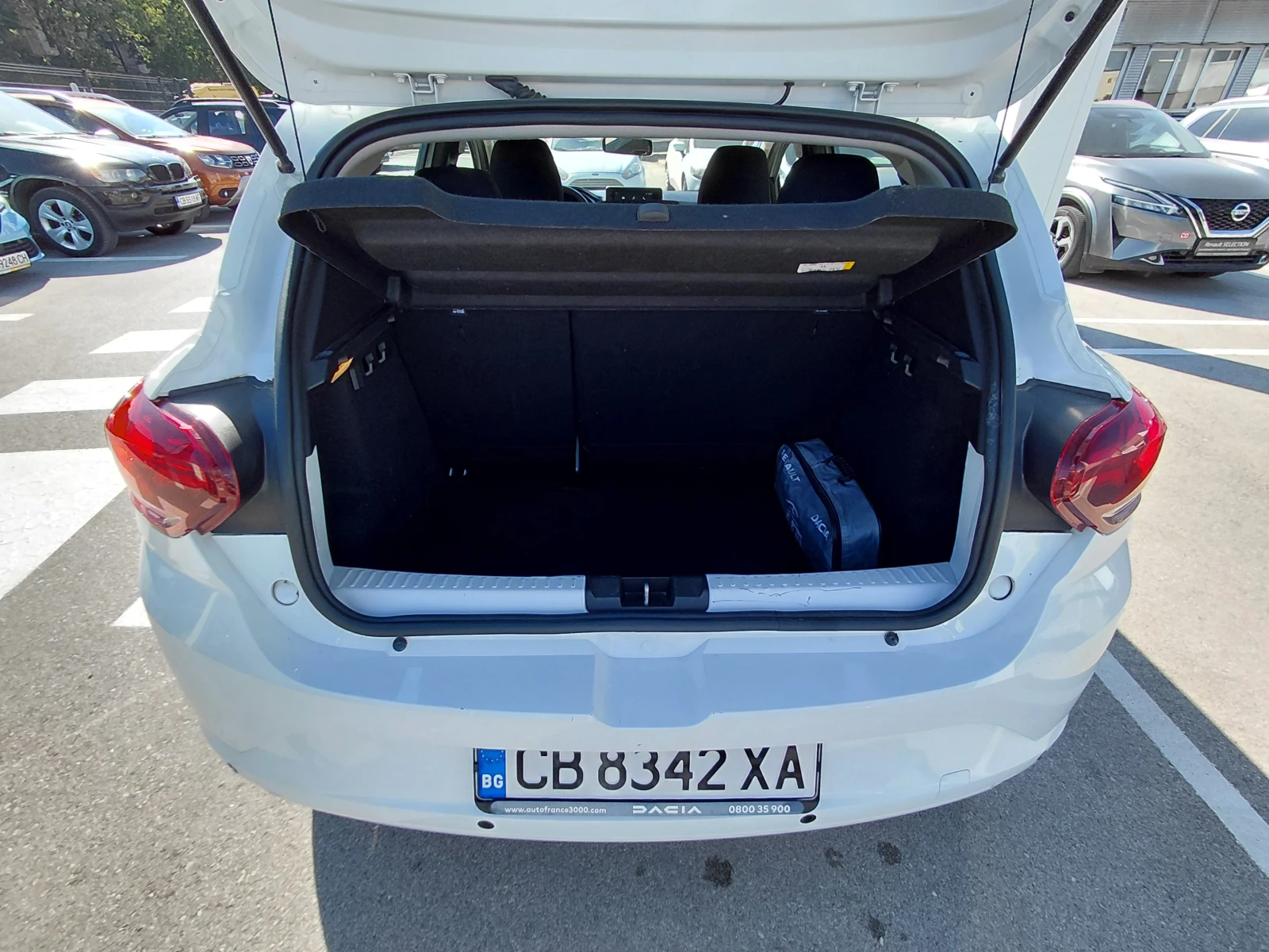 Dacia Sandero Expression / 100к.с/Газ/Бензин, снимка 17 - Автомобили и джипове - 56125553