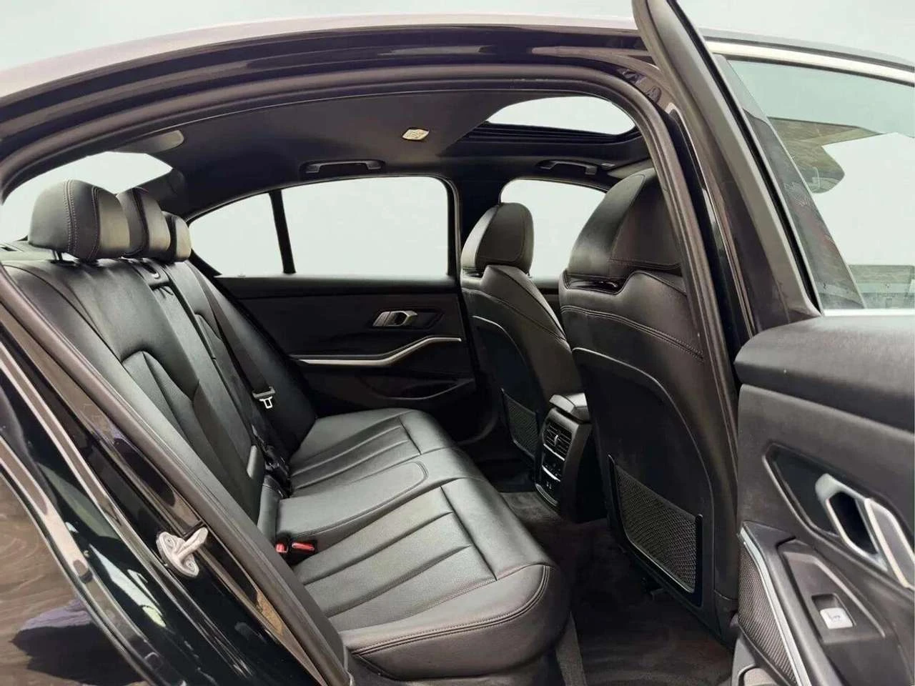 BMW 330 330i xDrive Navigation Camera Carplay Leather Roof | Mobile.bg � ����������� 9