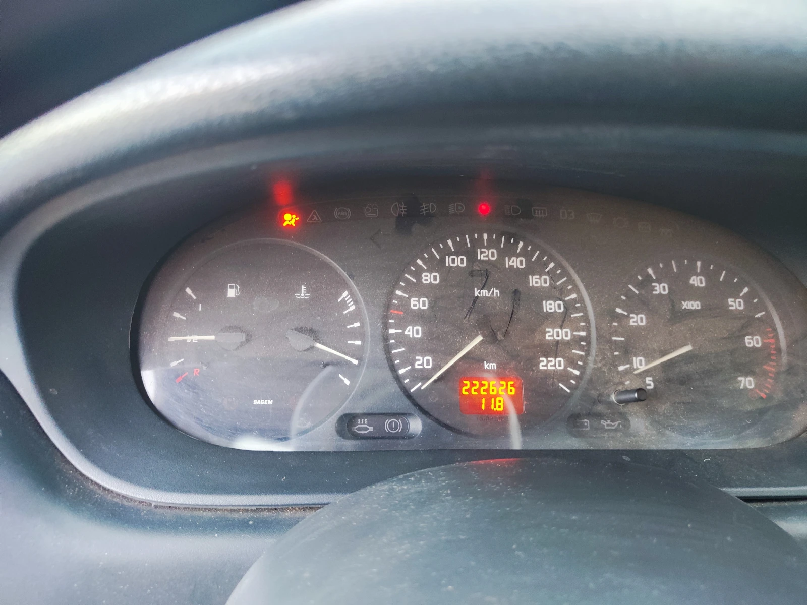 Renault Scenic, снимка 11 - Автомобили и джипове - 56641886