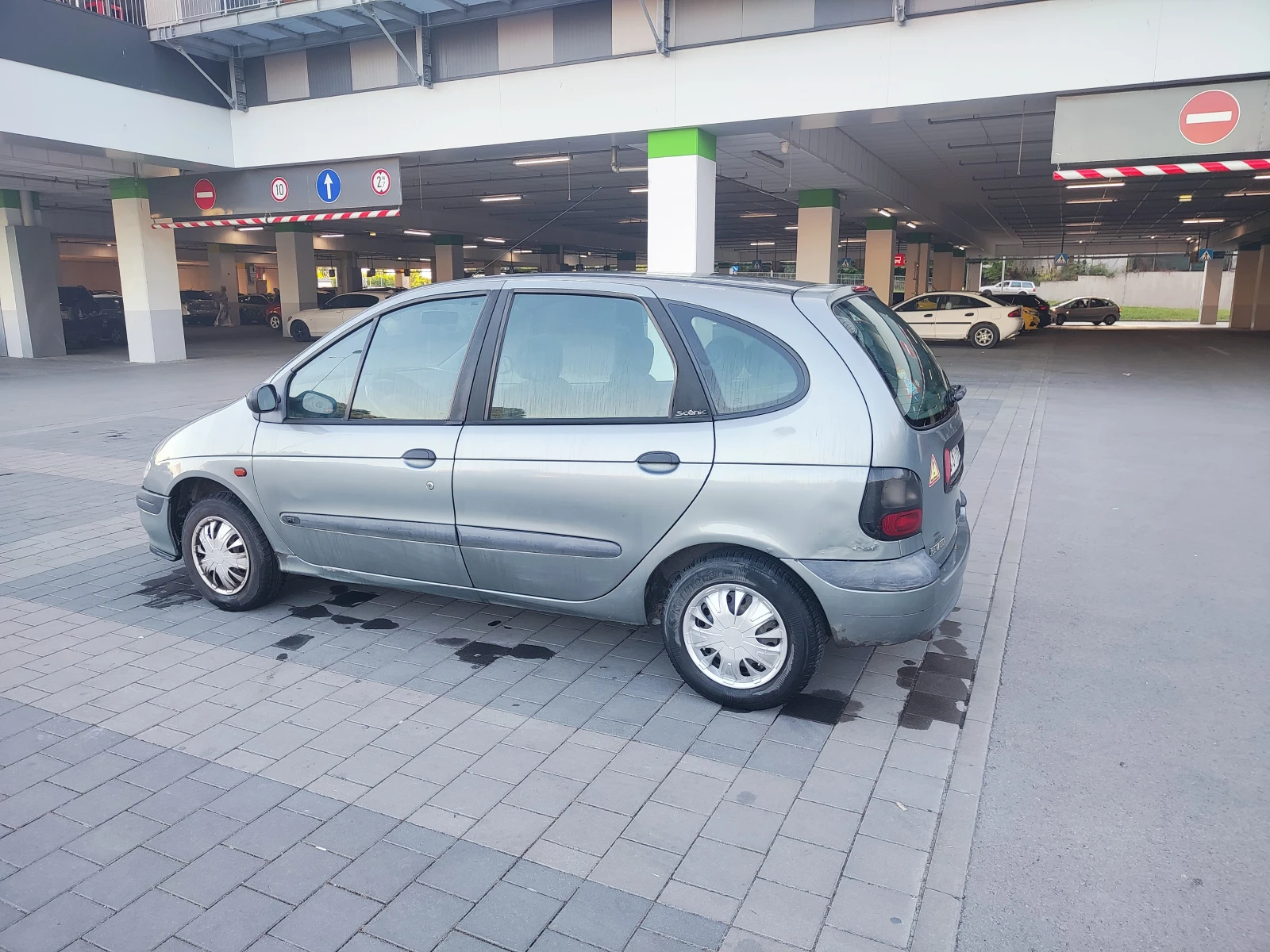 Renault Scenic, снимка 3 - Автомобили и джипове - 56641886