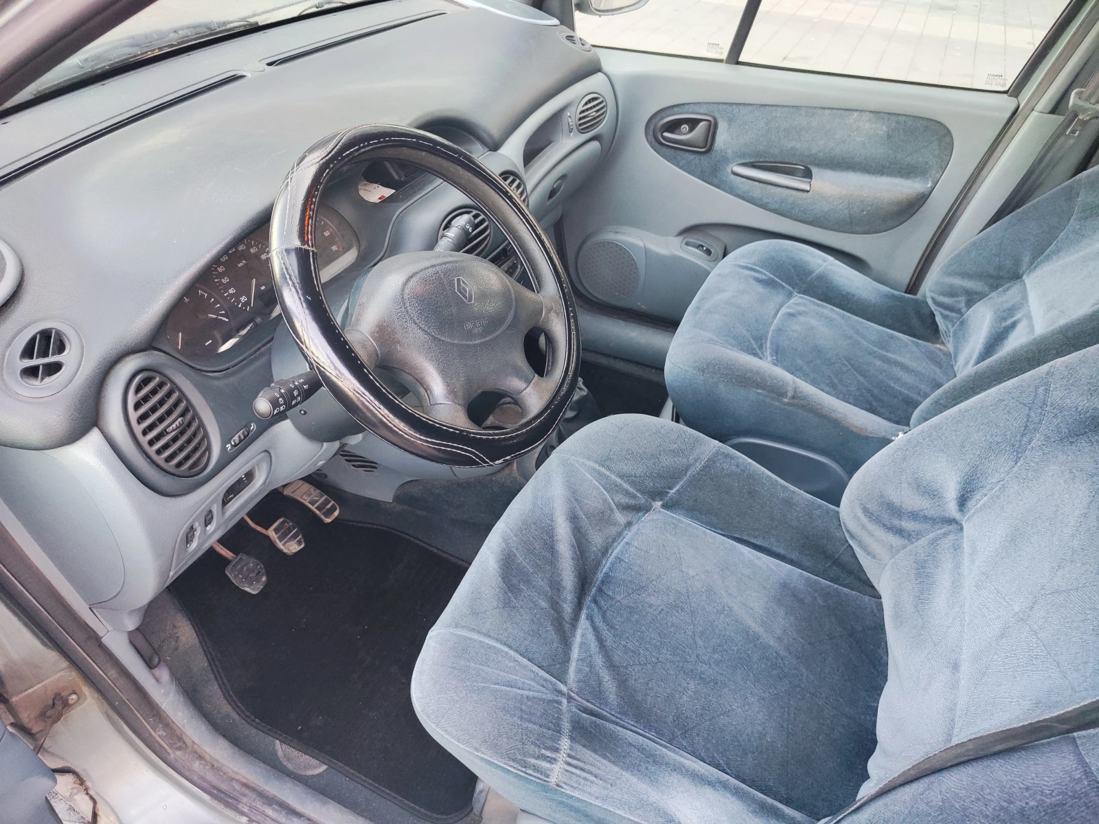 Renault Scenic, снимка 10 - Автомобили и джипове - 56641886