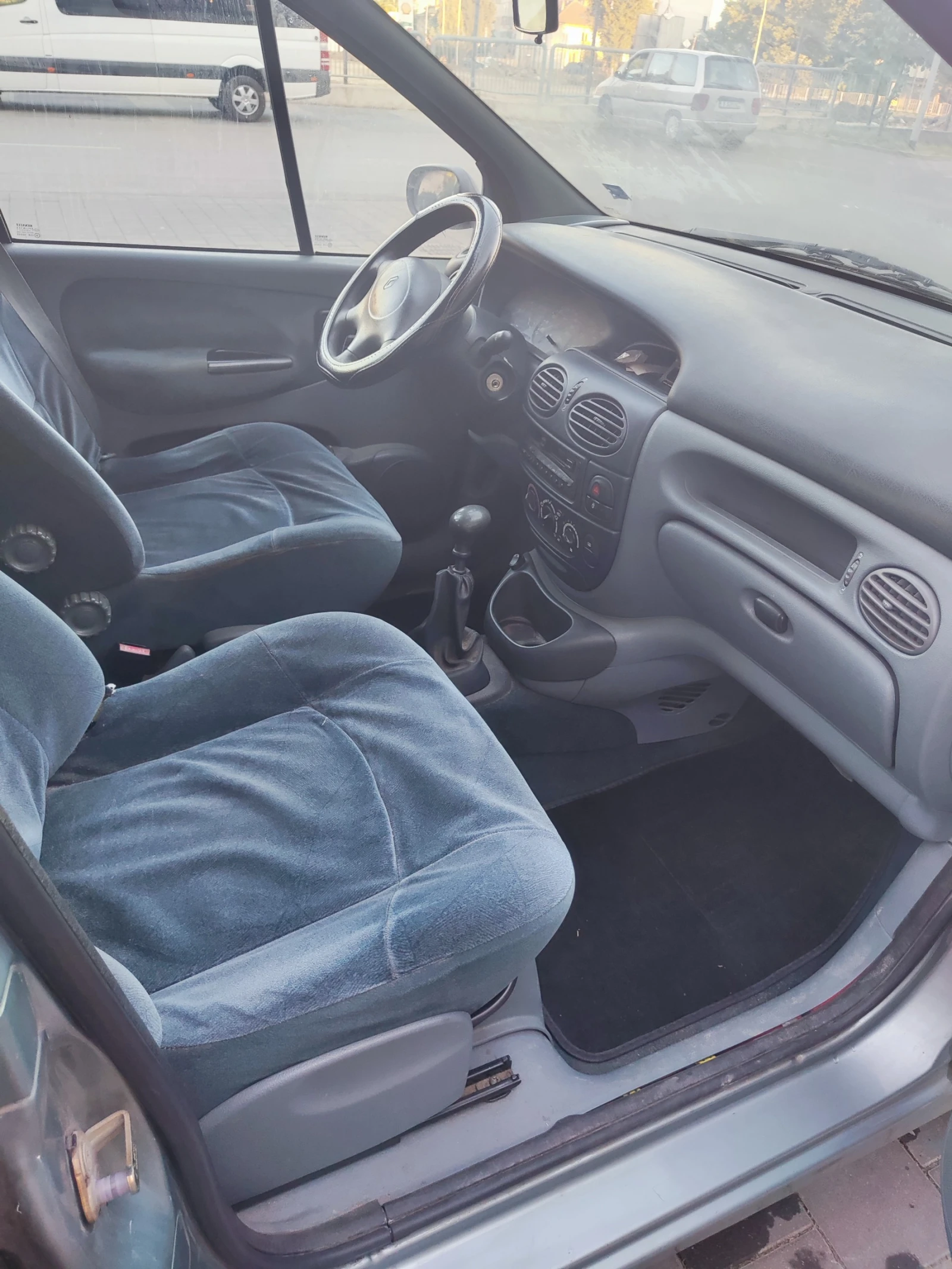 Renault Scenic, снимка 9 - Автомобили и джипове - 56641886