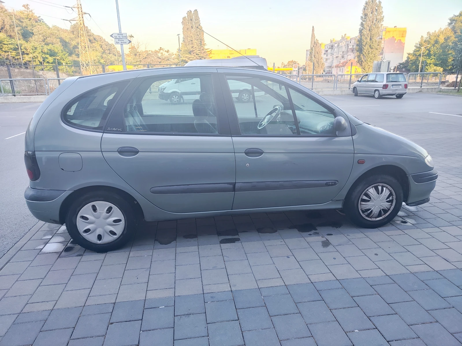 Renault Scenic, снимка 6 - Автомобили и джипове - 56641886