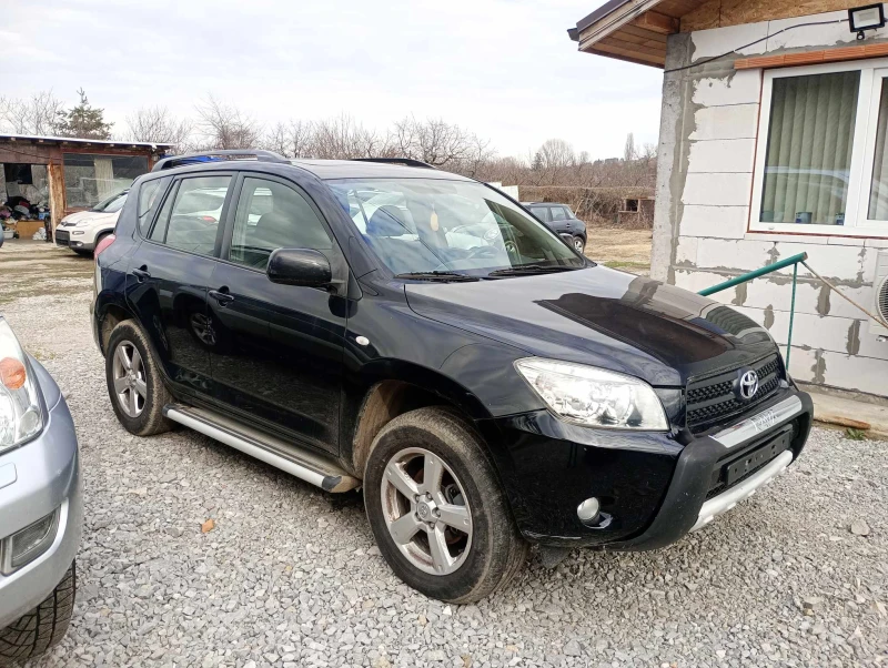 Toyota Rav4 2.0 ръчна, снимка 2 - Автомобили и джипове - 48741986