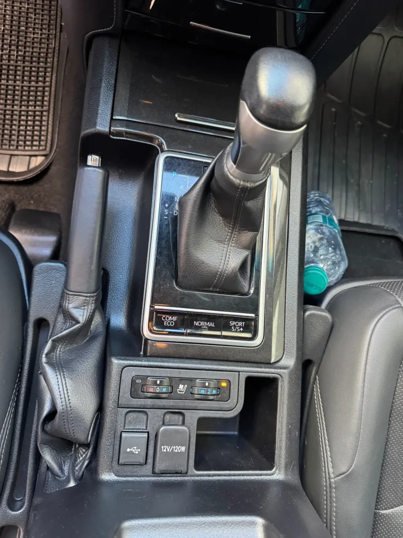 Toyota Land cruiser, снимка 13 - Автомобили и джипове - 52394591