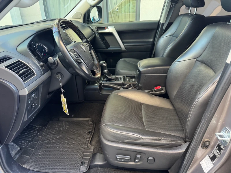 Toyota Land cruiser, снимка 6 - Автомобили и джипове - 52394591