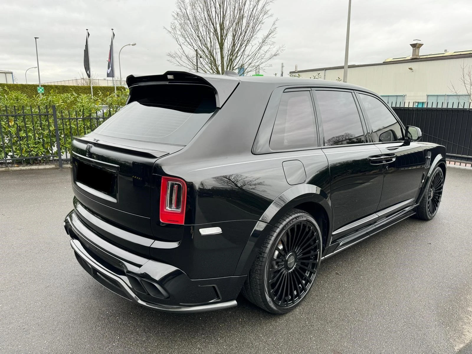 Rolls-Royce Cullinan 6.7 V12 AWD MANSORY - изображение 3