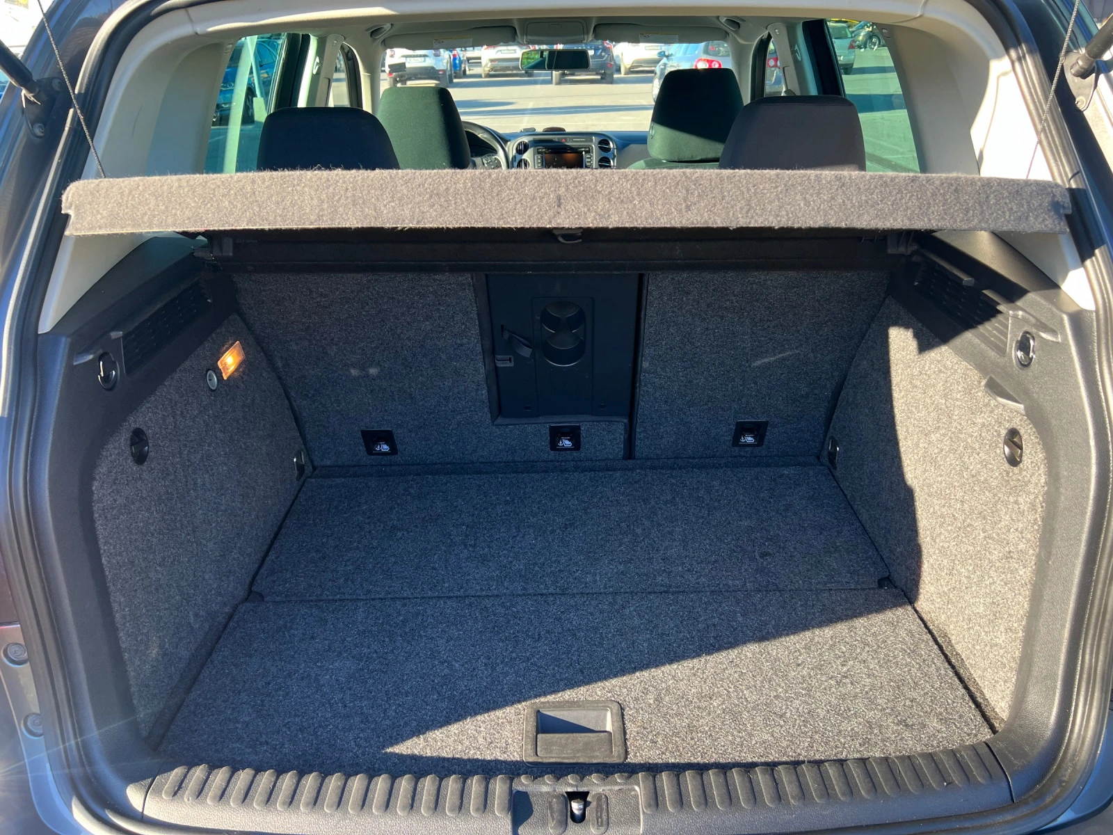 VW Tiguan 2.0 TSI 4x4 Автомат / Напълно Обслужен | Mobile.bg — изображение 14