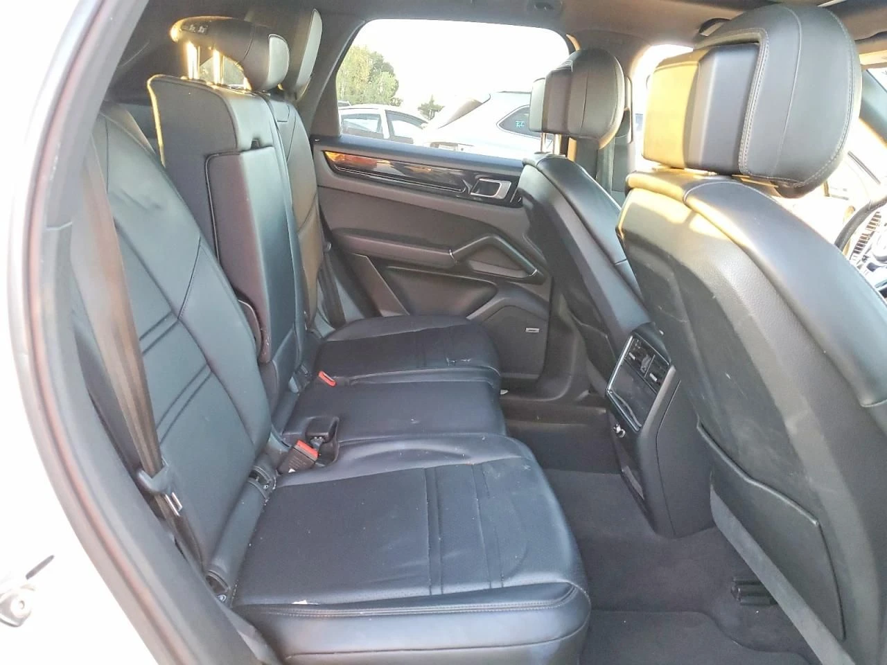 Porsche Cayenne, снимка 10 - Автомобили и джипове - 54409457