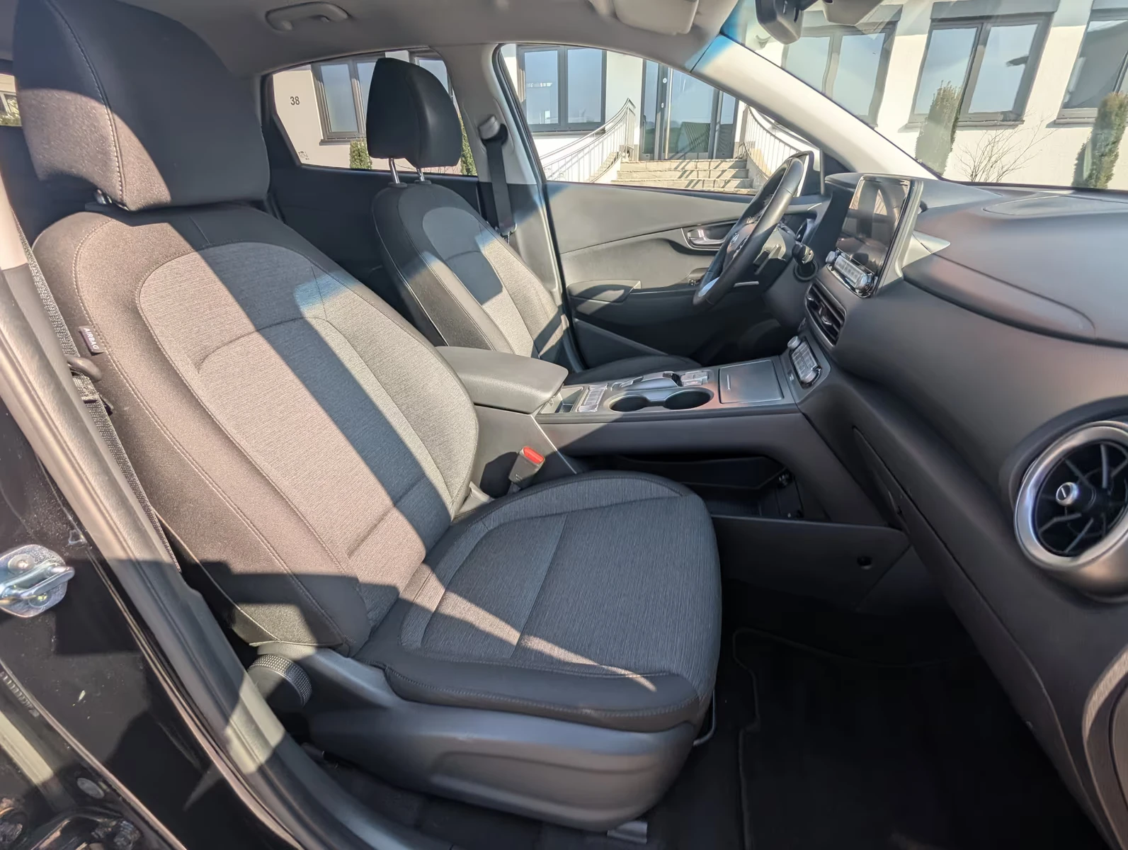 Hyundai Kona TREND/136HP/ACC/KRELL/СЕРТИФ./ТЕРМО П./CAM/225h, снимка 10 - Автомобили и джипове - 54555734