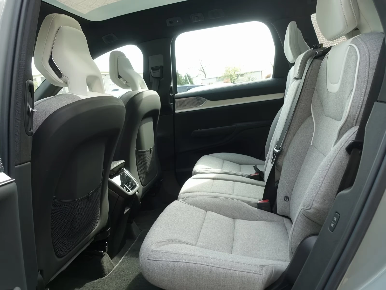 Volvo EX90 Ultra Twin Motor FourC 7seats, снимка 11 - Автомобили и джипове - 55189021