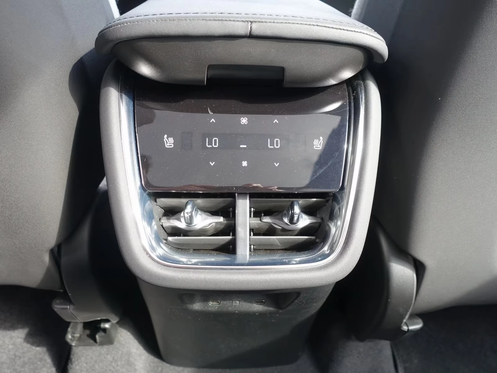 Volvo EX90 Ultra Twin Motor FourC 7seats, снимка 12 - Автомобили и джипове - 55189021