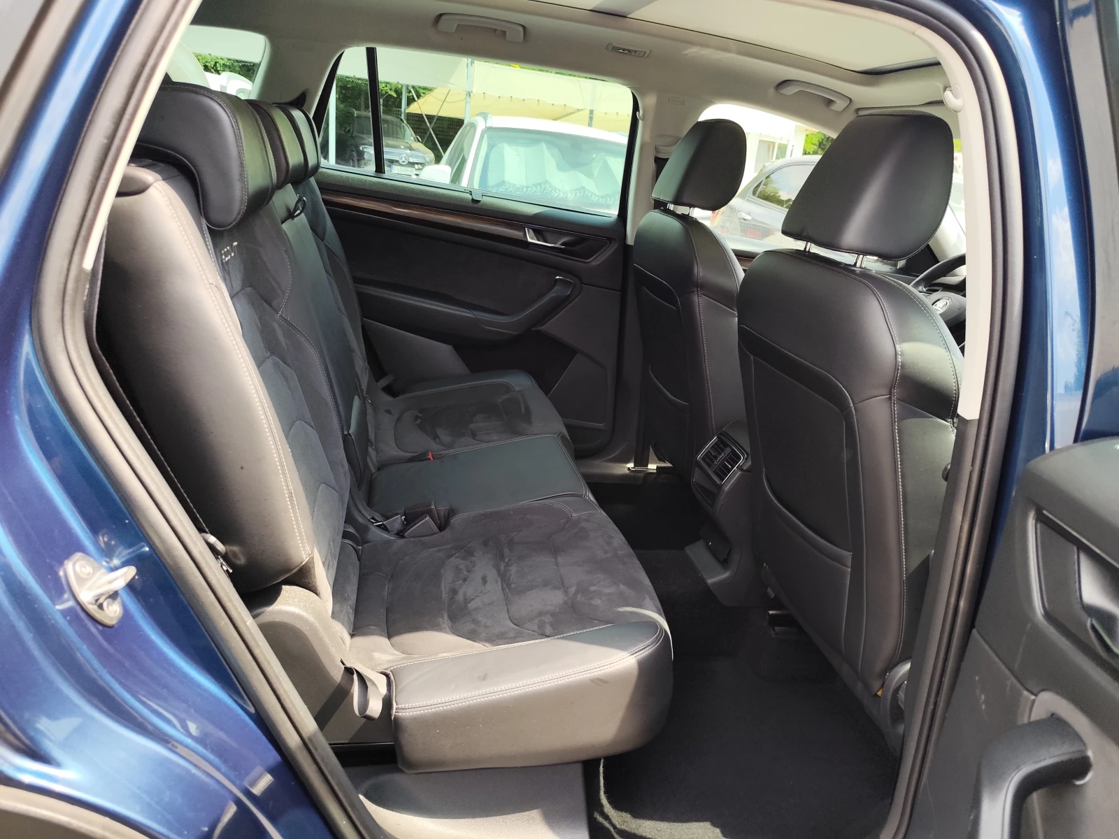 Skoda Kodiaq SCOUT* 2.0TDi* 4X4* 7 MECTA* AВТОМАТИК* LED* NAVI*, снимка 13 - Автомобили и джипове - 55324965