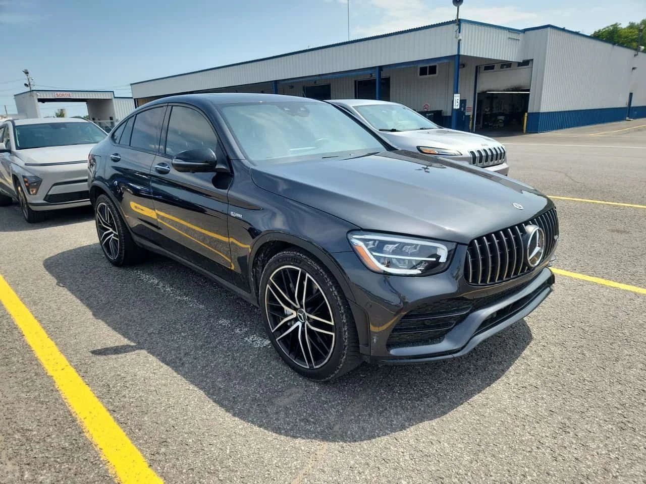 Mercedes-Benz GLC 43 AMG  * CARFAX * БЕЗ ПЪРВОНАЧАЛНА ВНОСКА, снимка 2 - Автомобили и джипове - 55423540