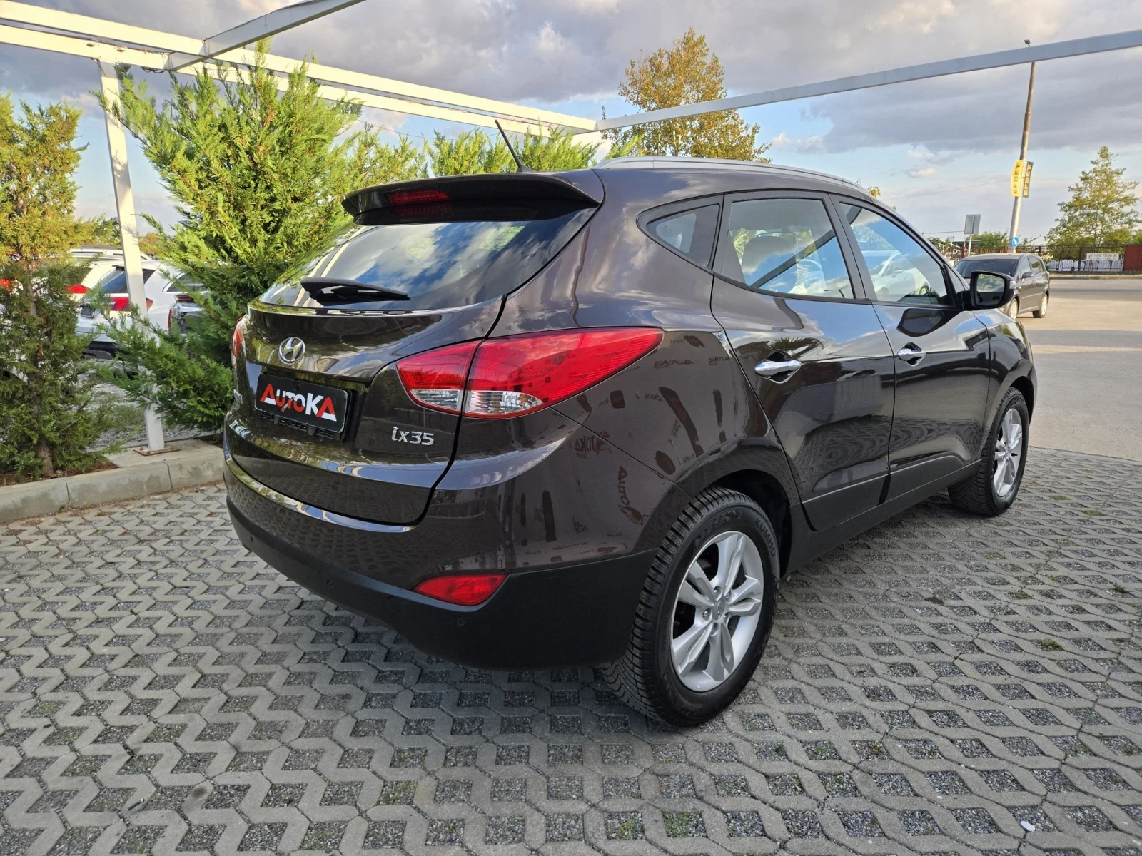 Hyundai IX35 1.6i-135кс= 6ск= ПОДГРЕВ= КЛИМАТРОНИК, снимка 3 - Автомобили и джипове - 56330923