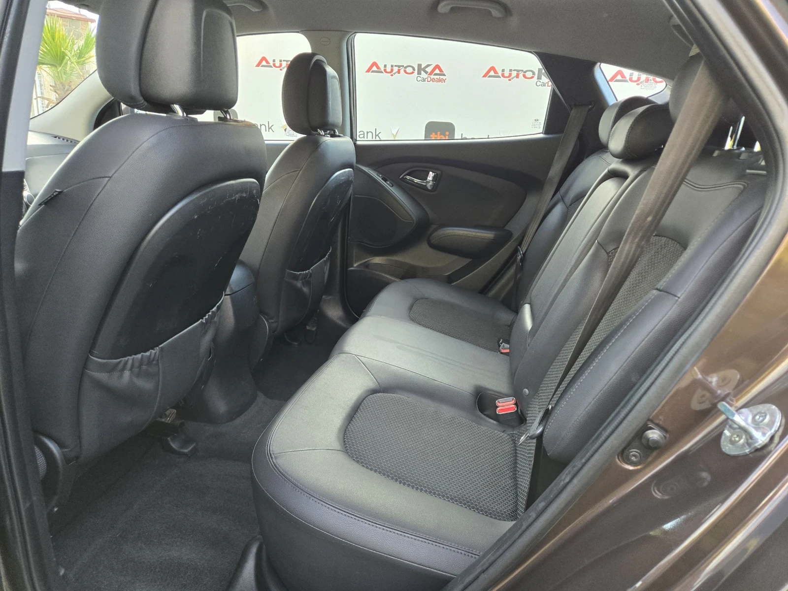Hyundai IX35 1.6i-135кс= 6ск= ПОДГРЕВ= КЛИМАТРОНИК, снимка 9 - Автомобили и джипове - 56330923
