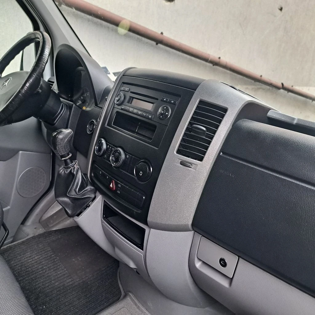 Mercedes-Benz Sprinter 211 8+ 1, снимка 11 - Бусове и автобуси - 53712963