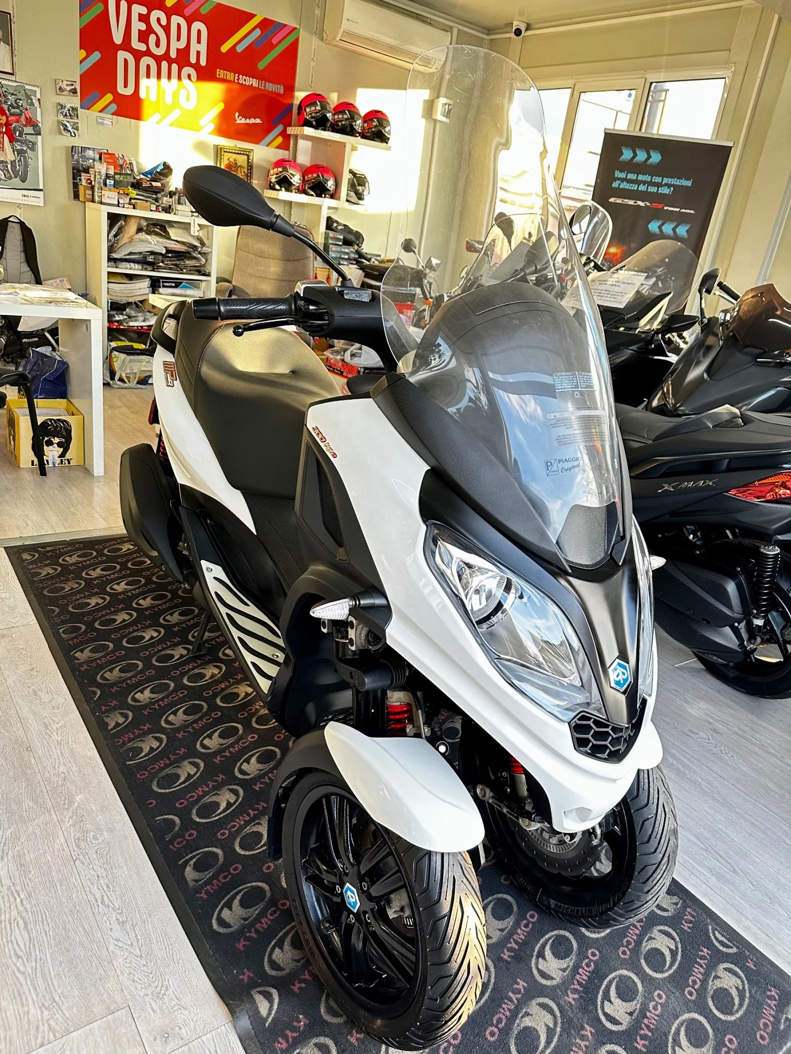 Piaggio Mp3 300Hpe Sport ABS/ASR/LED - изображение 8