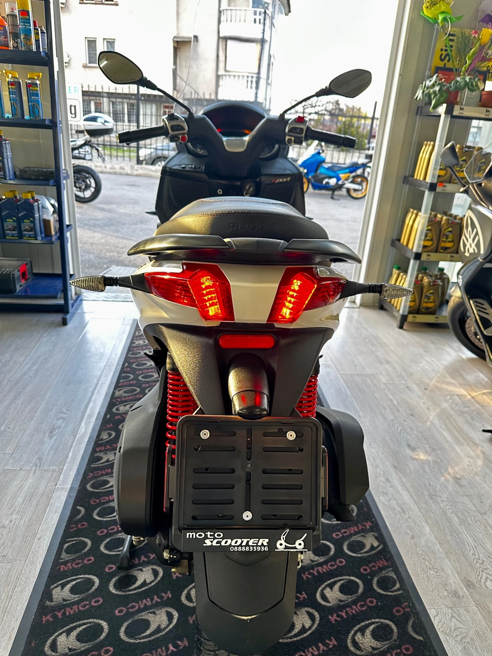 Piaggio Mp3 300Hpe Sport ABS/ASR/LED - изображение 7