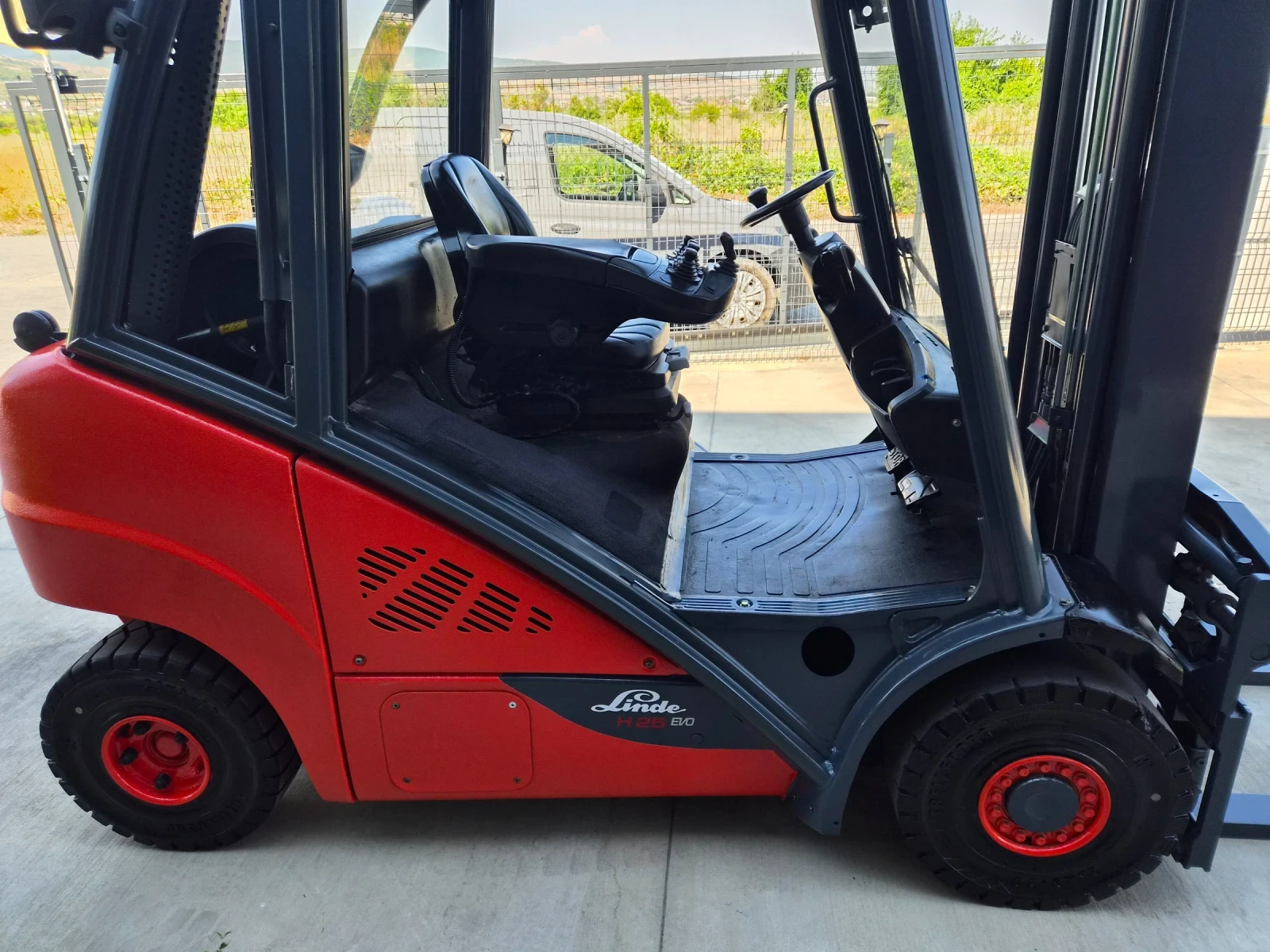 Мотокар Linde H25T EVO / 5.5 м / ГАЗОКАР / ТРИПЛЕКС / ОБСЛУЖЕН !, снимка 6 - Индустриална техника - 55160834