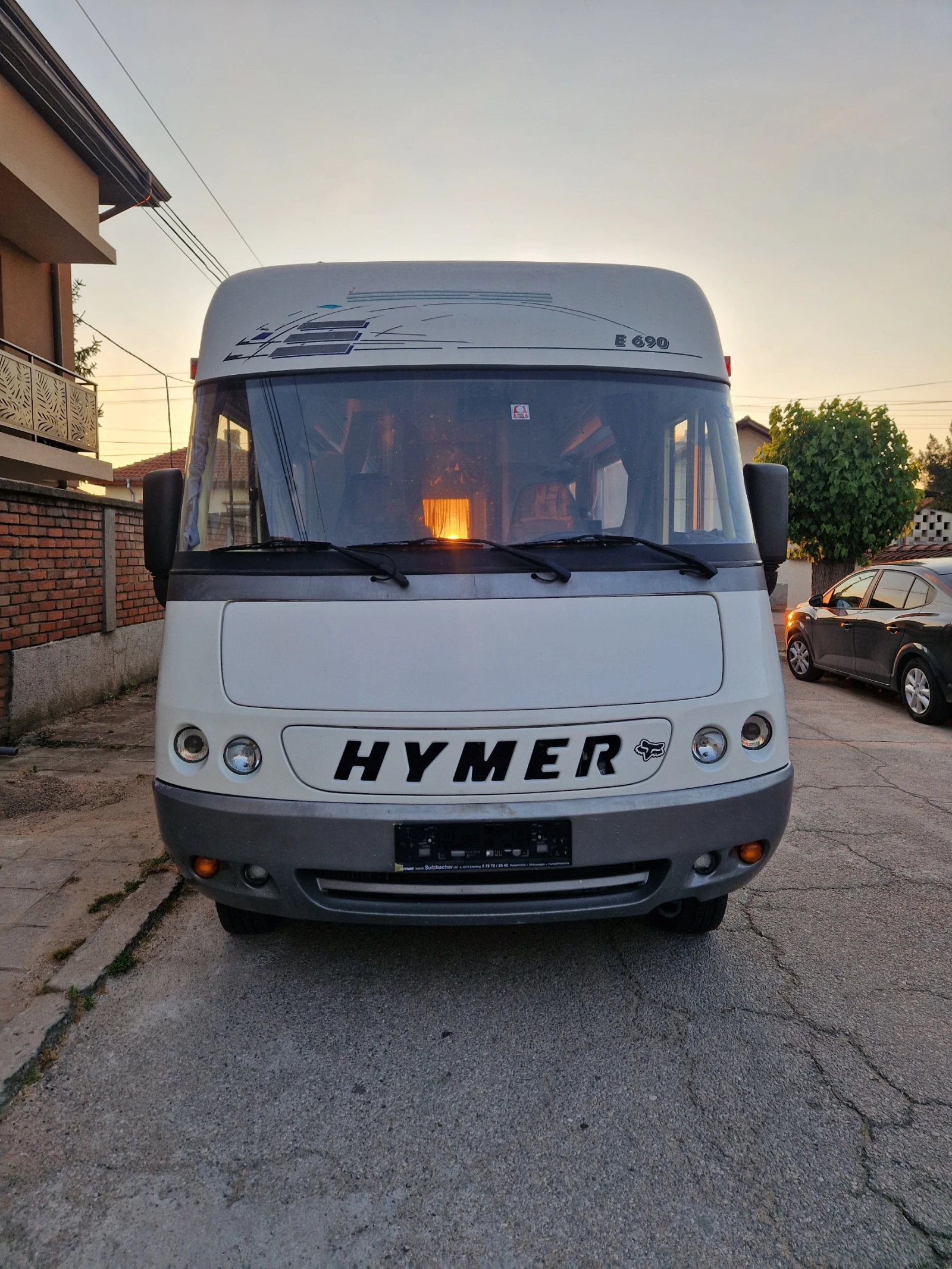 Кемпер HYMER / ERIBA E690, снимка 3 - Каравани и кемпери - 55368660