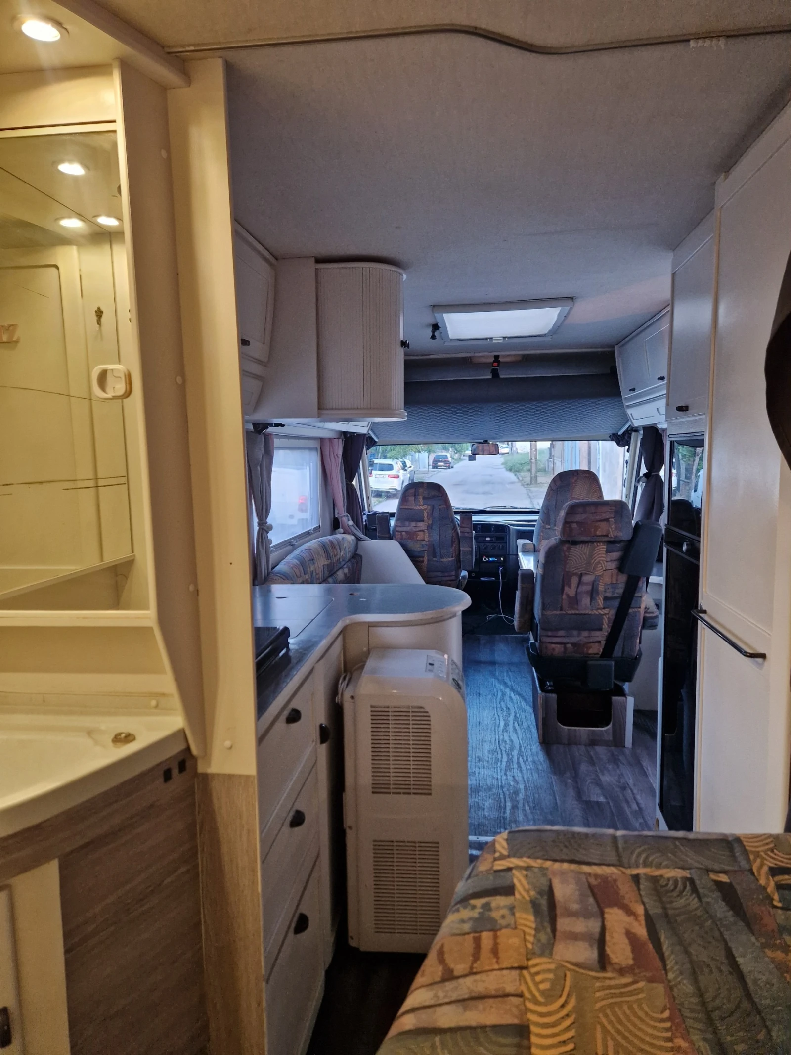 Кемпер HYMER / ERIBA E690, снимка 16 - Каравани и кемпери - 55368660