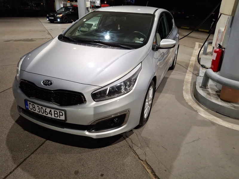 Kia Ceed, снимка 2 - Автомобили и джипове - 47236182