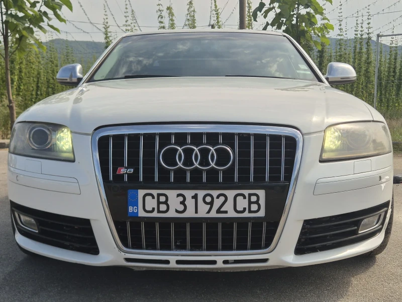 Audi S8 5.2