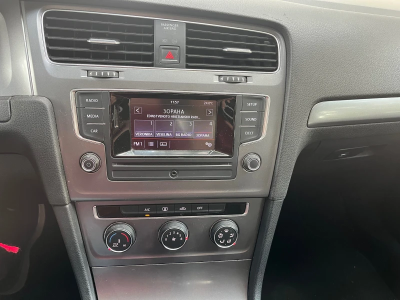 VW Golf 1.4i TGI-фабричен, снимка 12 - Автомобили и джипове - 50827743