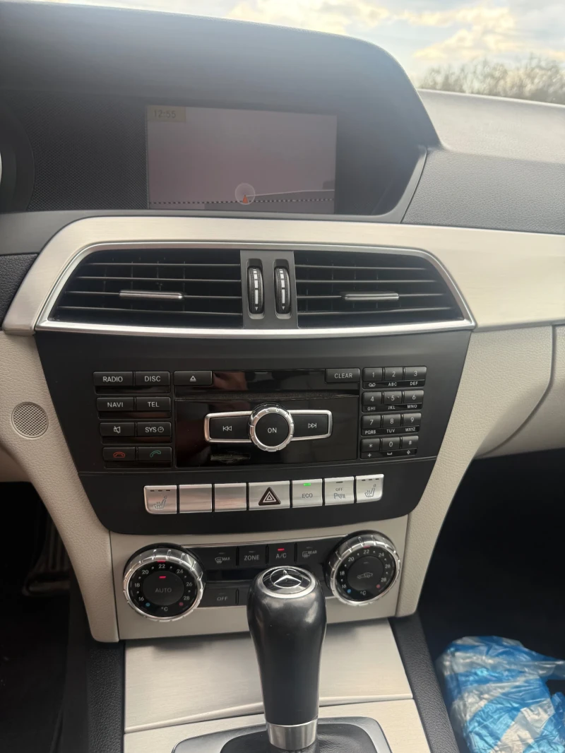 Mercedes-Benz C 350, снимка 8 - Автомобили и джипове - 52673535